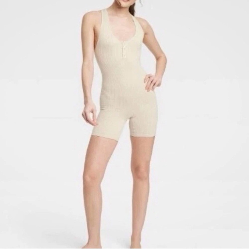 Women's Tan Scoop Neck Racer‎ Back Sleeveless Bodysuit, XS